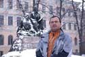 31. Fomin near the monument to Lennrot and a Finnish epos Kalevala hero Vinminen . (Finland). 2007. 